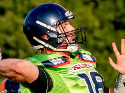 アーロン エリス